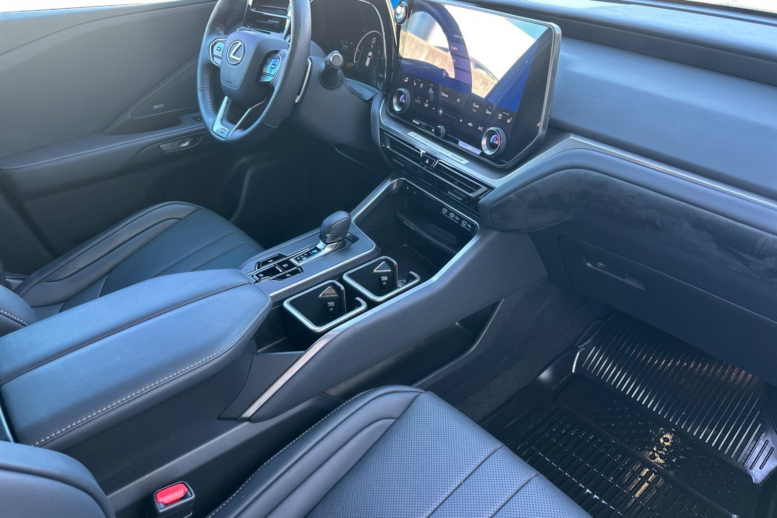 Certified 2026 Lexus TX 500h AWD w/ Technology Package image 21