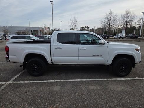 Used 2022 Toyota Tacoma SR5 image 2