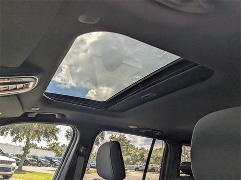 New 2025 Jeep Grand Cherokee Laredo X w/ Luxury Tech Group I image 20