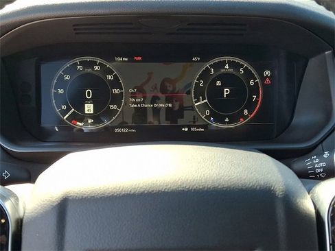 Used 2020 Land Rover Discovery HSE image 17