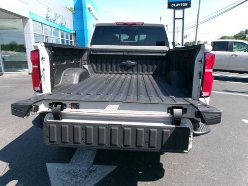 New 2026 Chevrolet Silverado 2500 ZR2 AWD/4WD image 6