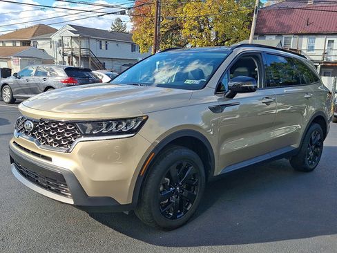 Used 2021 Kia Sorento S w/ Panoramic Sunroof Package image 3