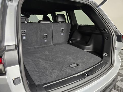 New 2025 Jeep Grand Cherokee Altitude image 14