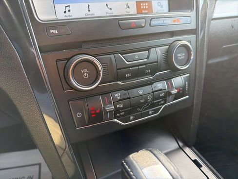 Used 2017 Ford Explorer XLT w/ Equipment Group 202A image 33