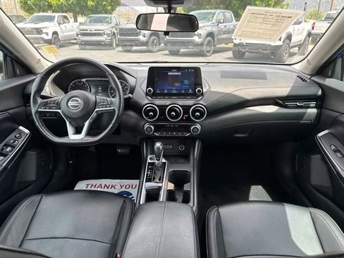 Used 2022 Nissan Sentra SR w/ SR Premium Package FWD image 12