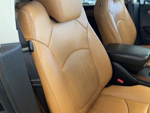 Used 2013 Chevrolet Traverse LTZ image 23