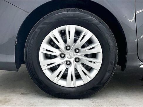 Used 2012 Toyota Camry LE FWD image 10