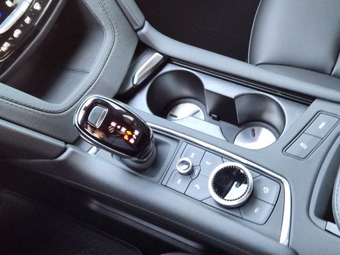 Certified 2026 Cadillac XT5 Luxury image 21