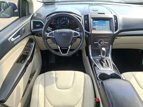 Used 2016 Ford Edge Titanium w/ Technology Package AWD/4WD image 11