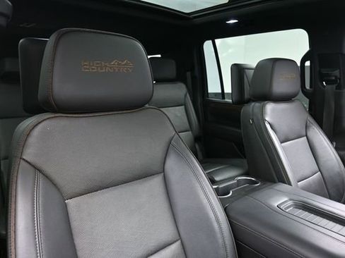 Used 2021 Chevrolet Suburban High Country AWD/4WD image 30