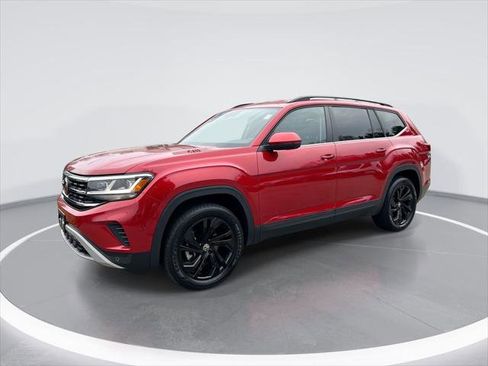 Certified 2022 Volkswagen Atlas SE w/ Black Wheel Package AWD/4WD image 1