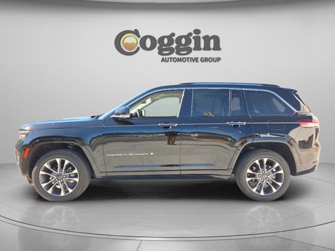 Used 2023 Jeep Grand Cherokee Overland w/ Adv Protech Group III image 3