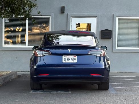 Used 2019 Tesla Model 3 Mid Range RWD image 6