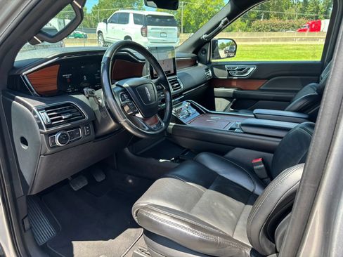 Used 2020 Lincoln Navigator Reserve RWD image 11