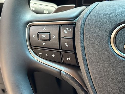 Used 2025 Lexus ES 350 w/ Accessory Package (Z1) FWD image 8
