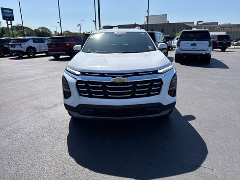Used 2025 Chevrolet Equinox LT w/ Convenience Package II image 8