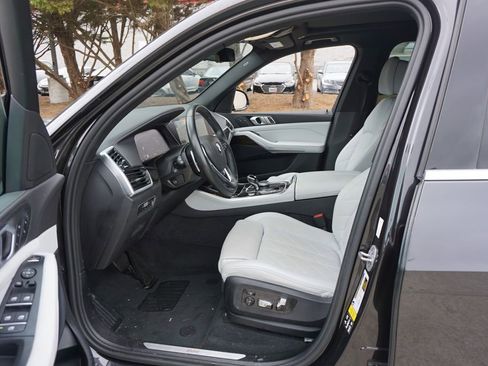 Used 2023 BMW X5 xDrive40i w/ Luxury Seating Package image 2