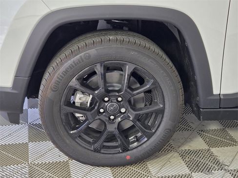 New 2026 Jeep Compass Latitude image 5