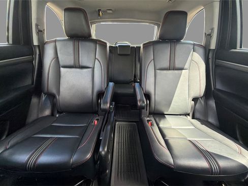Used 2019 Toyota Highlander SE AWD/4WD image 14