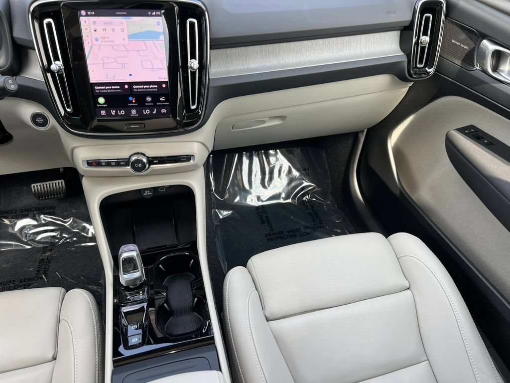Used 2025 Volvo XC40 B5 Ultra AWD/4WD image 34