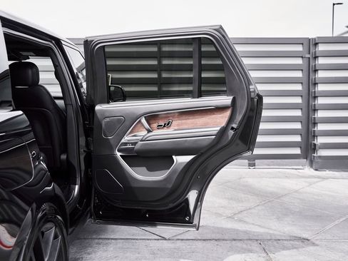 Used 2025 Land Rover Range Rover Long Wheelbase SE image 20