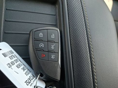 Used 2024 GMC Yukon SLT AWD/4WD image 15