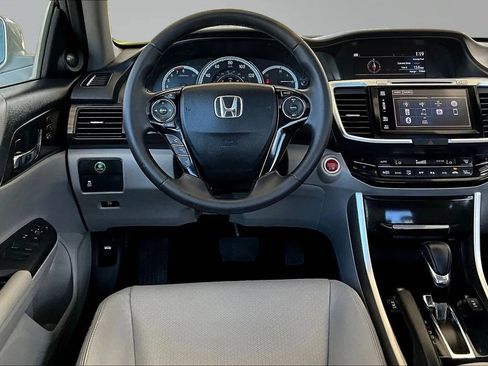 Used 2017 Honda Accord EX-L image 8