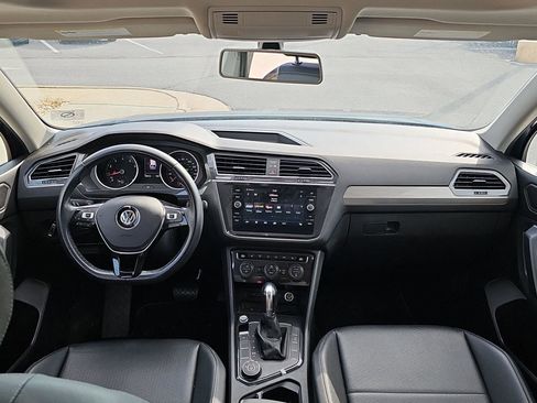 Used 2019 Volkswagen Tiguan SE w/ Panoramic Sunroof Package AWD/4WD image 8