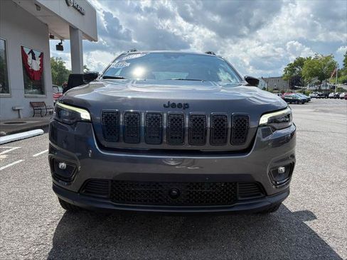Certified 2022 Jeep Cherokee Latitude w/ Sun & Sound Group AWD/4WD image 4