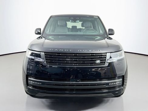 Used 2025 Land Rover Range Rover SE AWD/4WD image 2