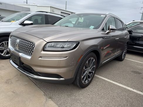 Used 2021 Lincoln Nautilus Reserve image 2