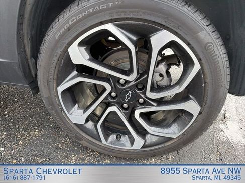 Used 2024 Chevrolet Trax RS FWD image 12