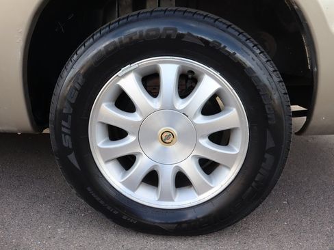 Used 2002 Chrysler Town & Country EX FWD image 40