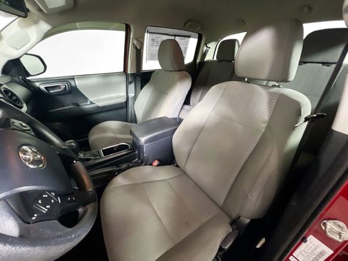 Used 2018 Toyota Tacoma SR image 14