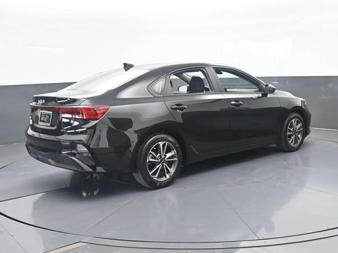 Used 2023 Kia Forte LXS FWD image 6