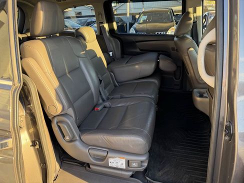 Used 2015 Honda Odyssey Touring Elite image 21