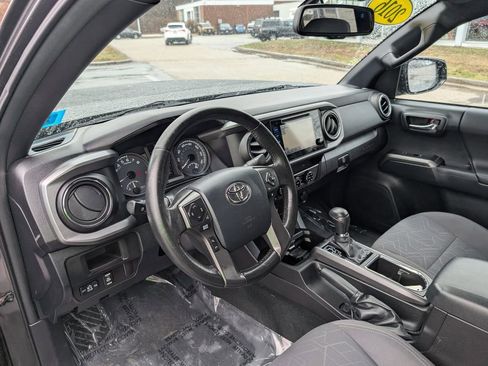 Used 2016 Toyota Tacoma TRD Off-Road w/ Towing Package AWD/4WD image 13