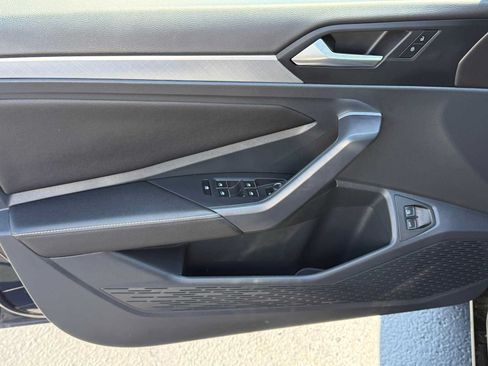 Certified 2023 Volkswagen Jetta SE FWD image 11