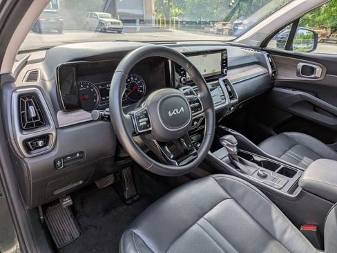Used 2022 Kia Sorento S w/ Panoramic Sunroof Package AWD/4WD image 13