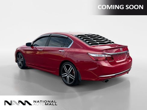 Used 2017 Honda Accord Sport image 3