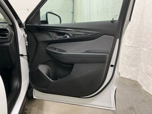 Used 2025 Chevrolet TrailBlazer LT image 28