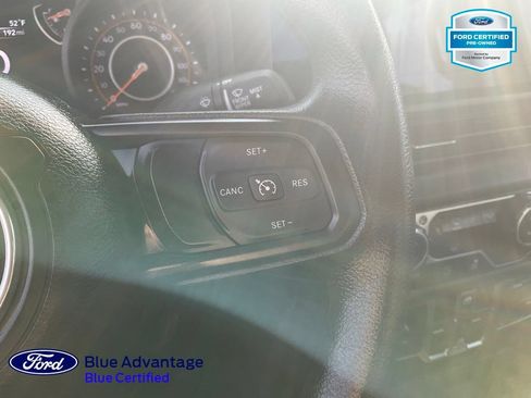 Used 2025 Jeep Gladiator Sport AWD/4WD image 9