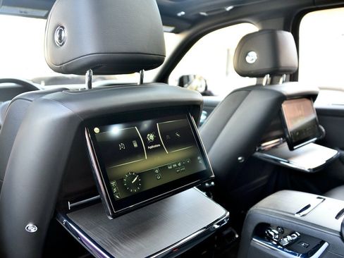 Used 2019 Rolls-Royce Cullinan image 16