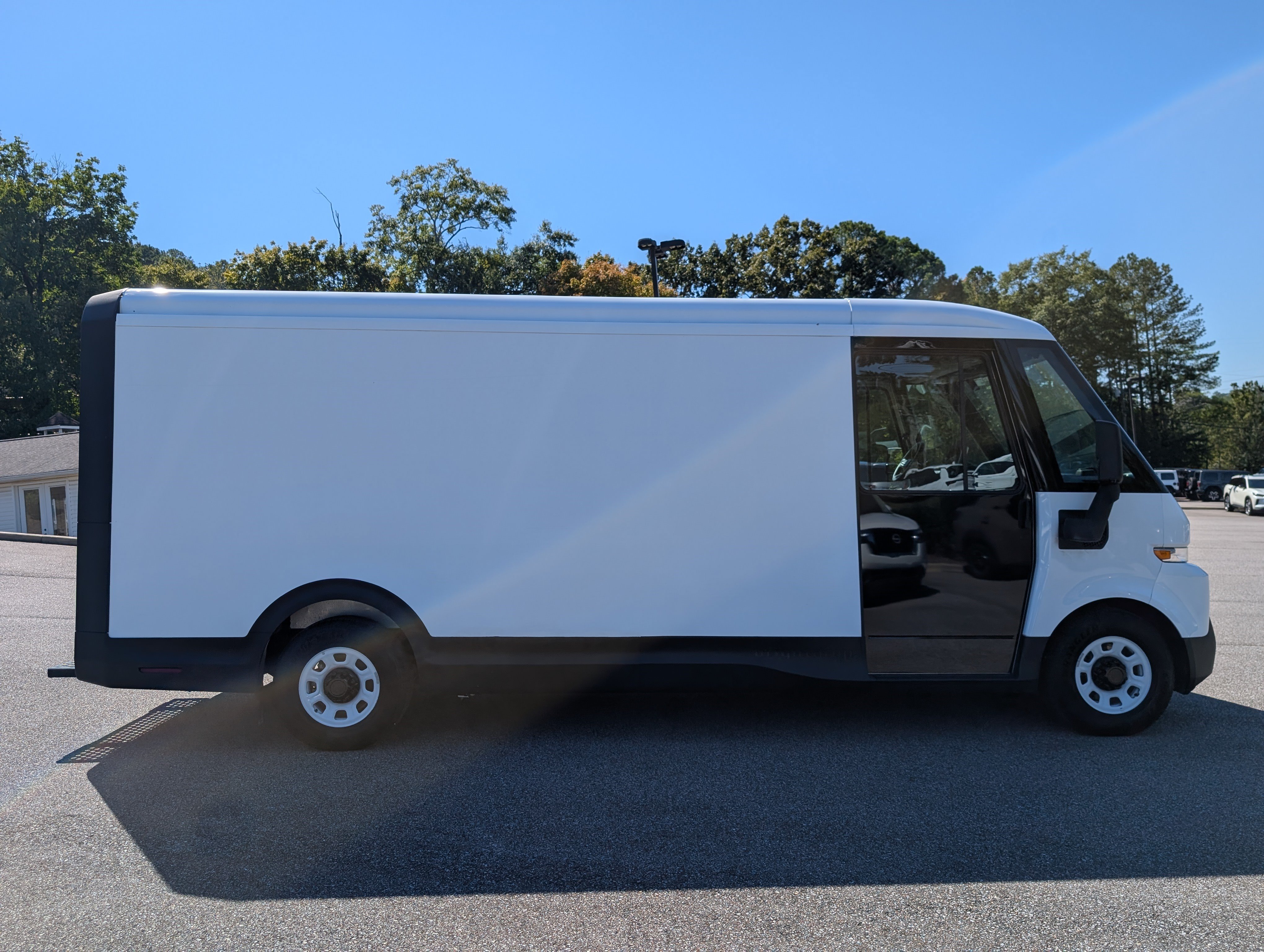 Used 2024 Chevrolet Brightdrop 600 w/ Commercial Equipment Package AWD/4WD image 10