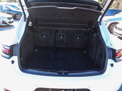 Used 2020 Porsche Macan image 33