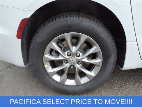 New 2026 Chrysler Pacifica Select image 7