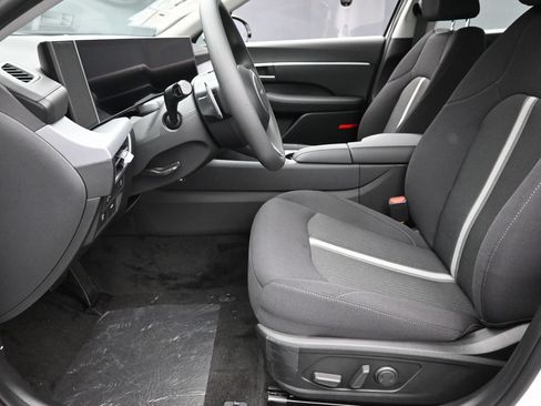 Certified 2025 Hyundai Sonata SEL AWD/4WD image 15