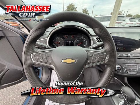 Used 2025 Chevrolet Malibu LT FWD image 17