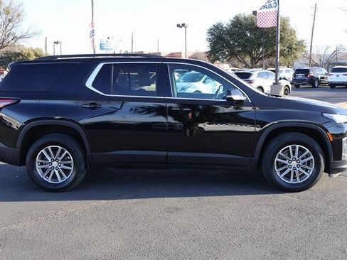Used 2023 Chevrolet Traverse LT image 12