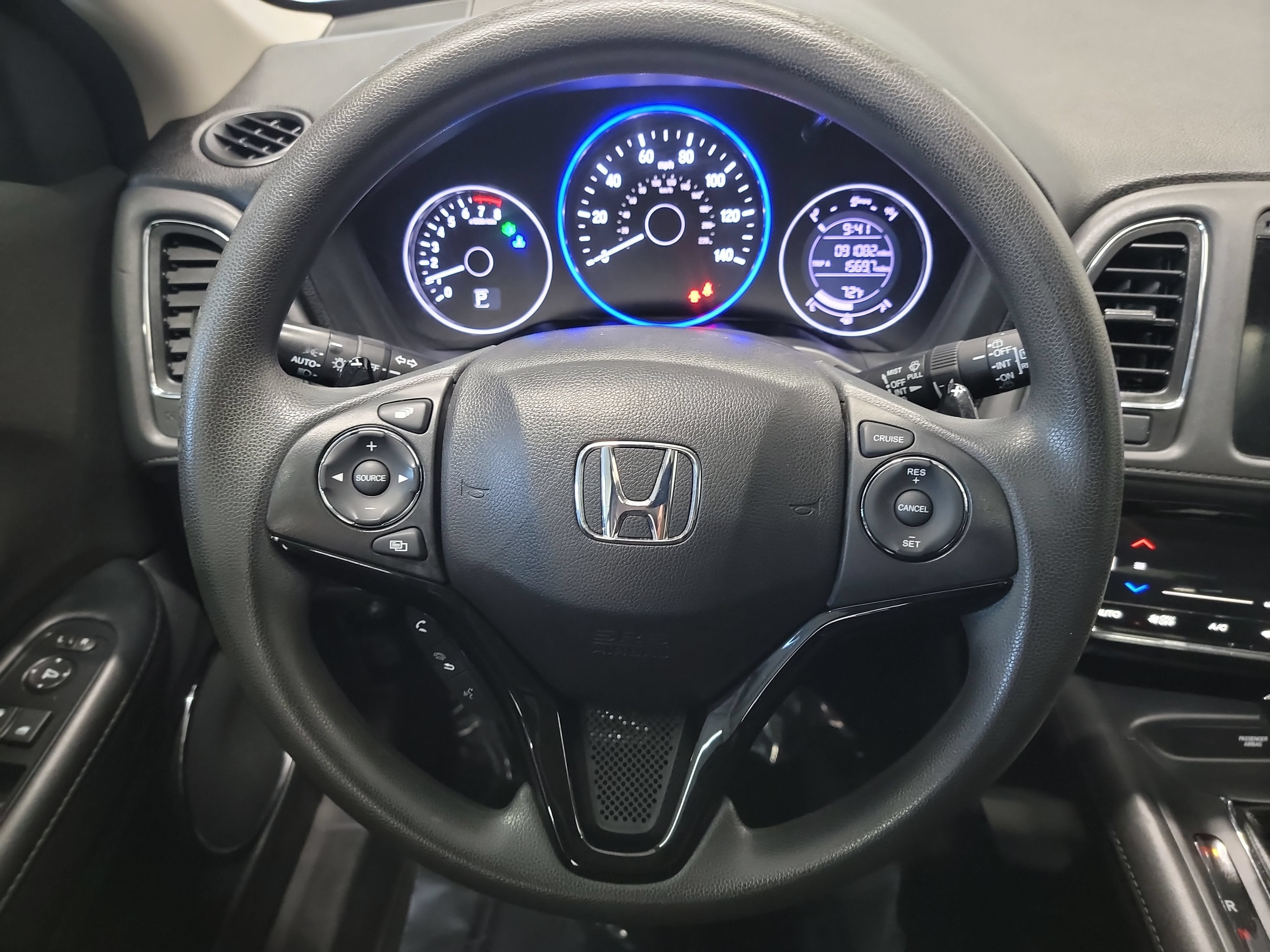 Used 2018 Honda HR-V EX image 17